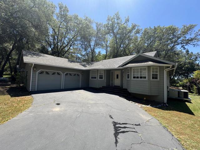1388 Kenney Dr, Murphys, CA 95247