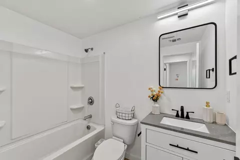 Bath - 802 Garden St, Milpitas, CA 95035 photo 1 of 3