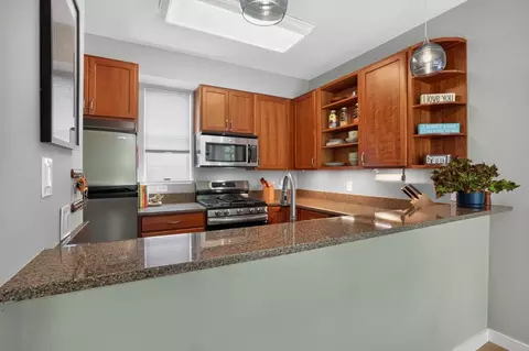 Kitchen - 108 Commodore Dr, Richmond, CA 94804 photo 1 of 4