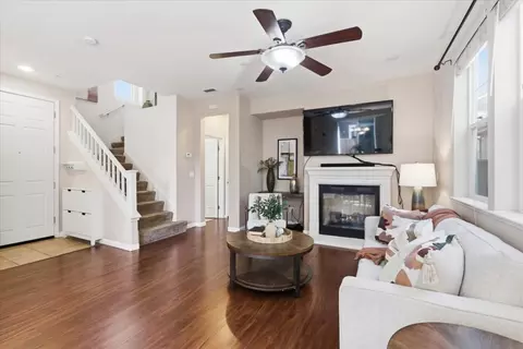730 Tennyson Dr, Gilroy, CA 95020