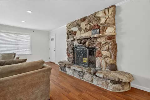 Living - 664 Middlefield Rd, Salinas, CA 93906 photo 3 of 3