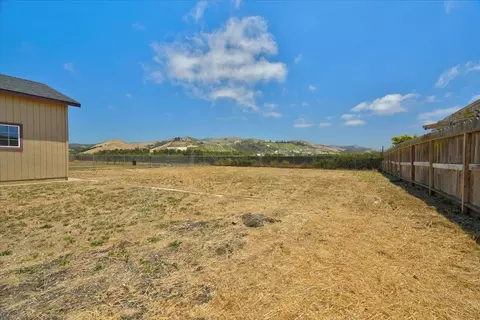 Exterior - 664 Middlefield Rd, Salinas, CA 93906 photo 6 of 9