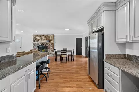 Kitchen - 664 Middlefield Rd, Salinas, CA 93906 photo 4 of 4