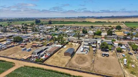 View/Area - 664 Middlefield Rd, Salinas, CA 93906 photo 3 of 7