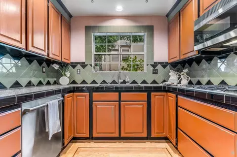 Kitchen - 212 Angelita Ave, Pacifica, CA 94044 photo 2 of 4