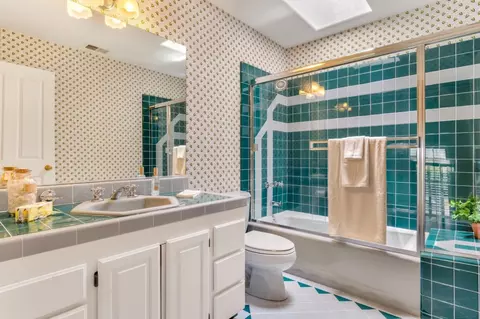 Bath - 212 Angelita Ave, Pacifica, CA 94044 photo 6 of 6