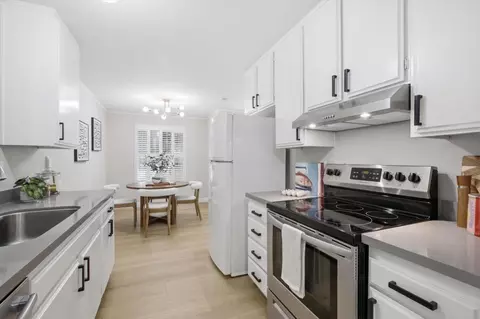 Kitchen - 577 E Taylor Ave C, Sunnyvale, CA 94085 photo 4 of 4