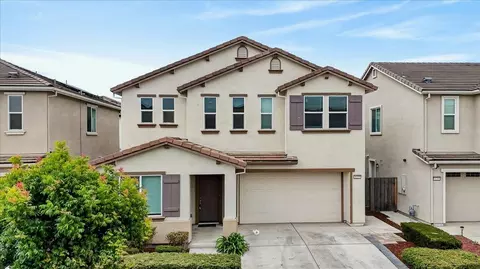 1225 Rosales Ln, Hollister, CA 95023
