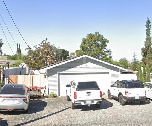 66 S Stearns Rd, Oakdale, CA 95361