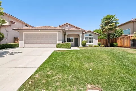 1571 Mimosa St, Hollister, CA 95023