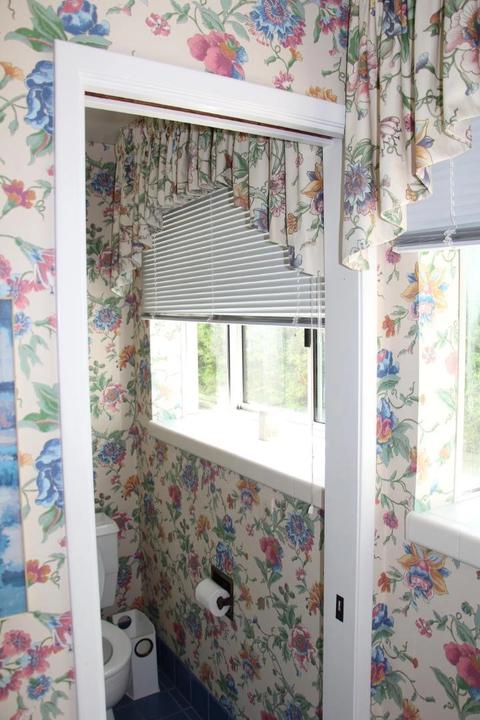 Bath - 1936 Wingfield Way, Carmichael, CA 95608 photo 8 of 9