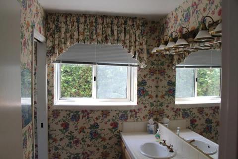 Bath - 1936 Wingfield Way, Carmichael, CA 95608 photo 6 of 9