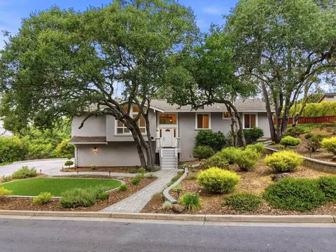7111 Wooded Lake Dr, San Jose, CA 95120