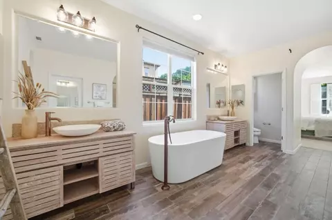 Bath - 7111 Eagle Ridge Dr, Gilroy, CA 95020 photo 3 of 4