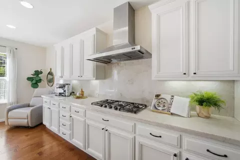 Kitchen - 7111 Eagle Ridge Dr, Gilroy, CA 95020 photo 5 of 7