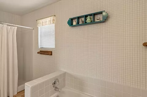 Bath - 2537 Shoreline Rd, Bradley, CA 93426 photo 7 of 7
