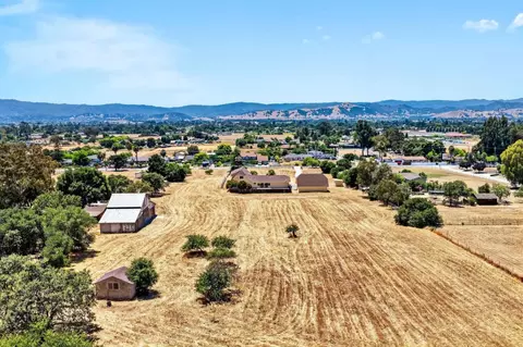 View/Area - 10980 New Ave, Gilroy, CA 95020 photo 6 of 7