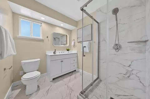 Bath - 10980 New Ave, Gilroy, CA 95020 photo 3 of 6