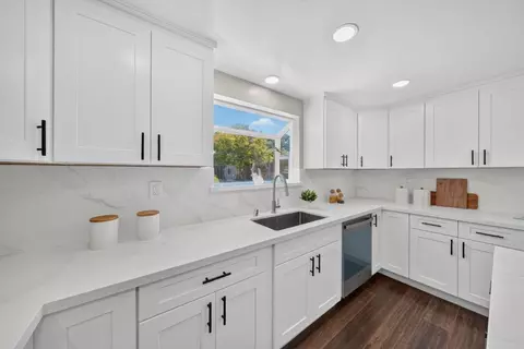 Kitchen - 10980 New Ave, Gilroy, CA 95020 photo 3 of 7