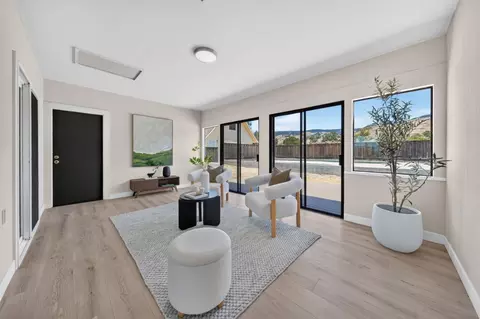 Living - 10980 New Ave, Gilroy, CA 95020 photo 5 of 5
