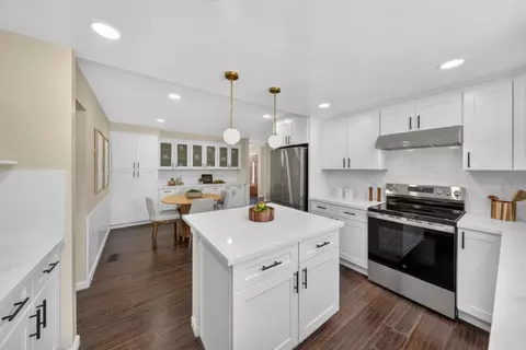 Kitchen - 10980 New Ave, Gilroy, CA 95020 photo 4 of 7