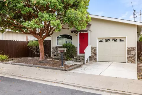 514 7th St, Pacific Grove, CA 93950
