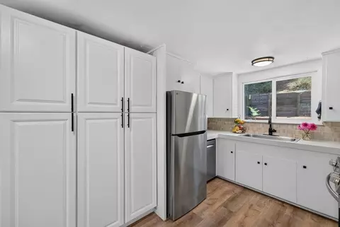 Kitchen - 5177 Freedom Blvd, Aptos, CA 95003 photo 2 of 4
