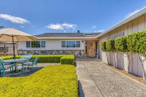 15460 Oak Hills Dr, Salinas, CA 93907