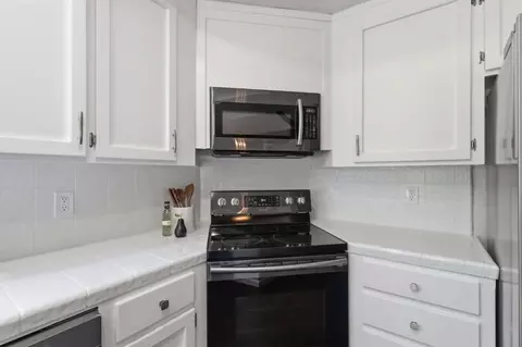 Kitchen - 295 Day Valley Rd, Aptos, CA 95003 photo 3 of 4