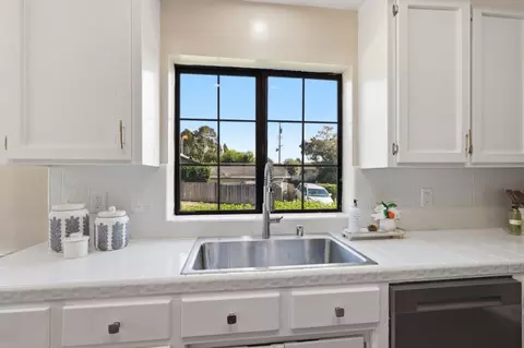 Kitchen - 295 Day Valley Rd, Aptos, CA 95003 photo 2 of 4