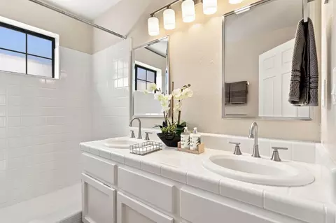Bath - 295 Day Valley Rd, Aptos, CA 95003 photo 1 of 4