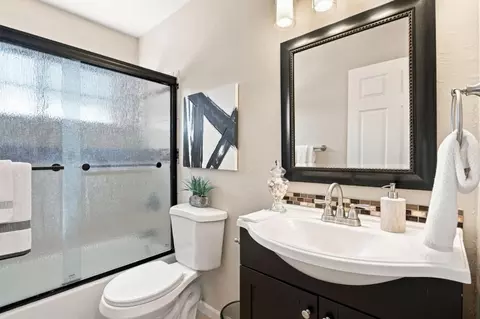 Bath - 295 Day Valley Rd, Aptos, CA 95003 photo 3 of 4