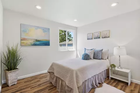 Bedroom - 824 Bay St, Mountain View, CA 94041 photo 3 of 4
