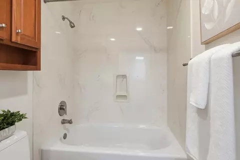 Bath - 824 Bay St, Mountain View, CA 94041 photo 5 of 5