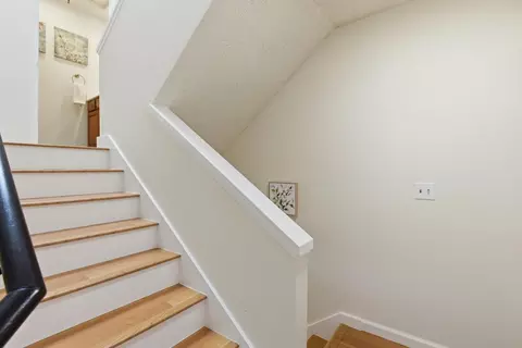 Entry Way - 824 Bay St, Mountain View, CA 94041 photo 3 of 3