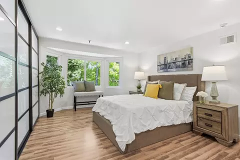 Bedroom - 824 Bay St, Mountain View, CA 94041 photo 2 of 4