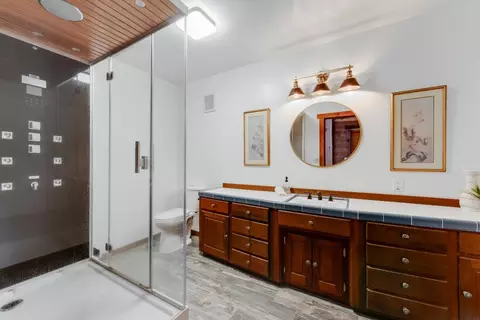 Bath - 900 Larsen Rd, Aptos, CA 95003 photo 8 of 10