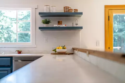 Kitchen - 900 Larsen Rd, Aptos, CA 95003 photo 6 of 9
