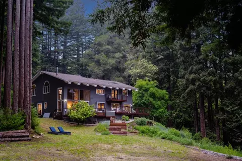 900 Larsen Rd, Aptos, CA 95003