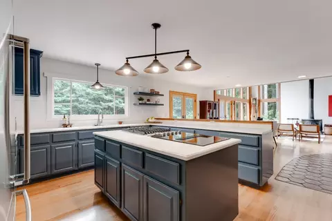 Kitchen - 900 Larsen Rd, Aptos, CA 95003 photo 4 of 9