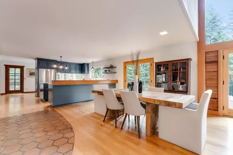 Dining - 900 Larsen Rd, Aptos, CA 95003 photo 2 of 4