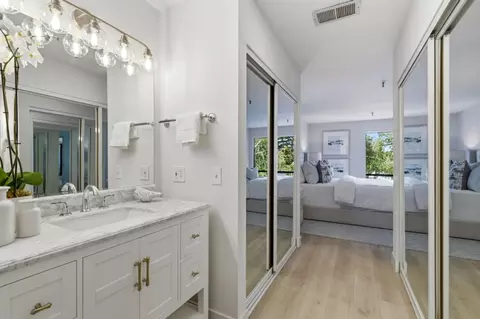 Bath - 49 Showers Dr N366, Mountain View, CA 94040 photo 2 of 3