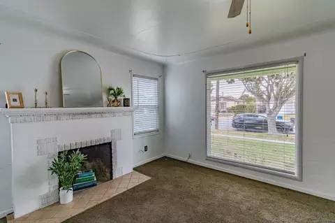 Living - 111 Mayfair Dr, Salinas, CA 93905 photo 3 of 4