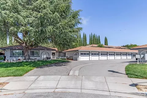 1271 Juniper Dr 7, Gilroy, CA 95020