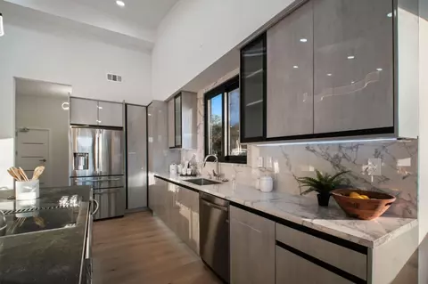 Kitchen - 806 Emily Dr, Mountain View, CA 94043 photo 4 of 8