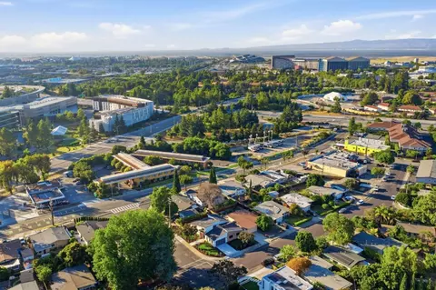 View/Area - 806 Emily Dr, Mountain View, CA 94043 photo 1 of 2