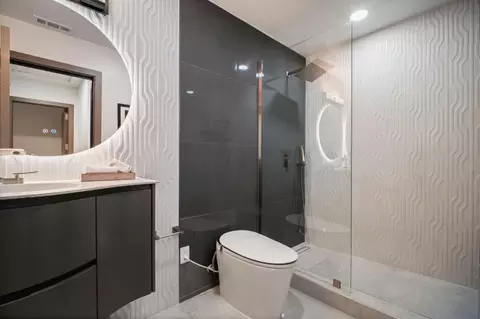 Bath - 806 Emily Dr, Mountain View, CA 94043 photo 4 of 4
