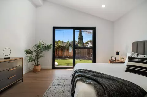 Bedroom - 806 Emily Dr, Mountain View, CA 94043 photo 6 of 10