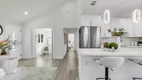 Entry Way - 186 Fair Oaks St, Mountain View, CA 94040 photo 2 of 2