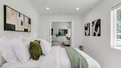 Bedroom - 186 Fair Oaks St, Mountain View, CA 94040 photo 5 of 6